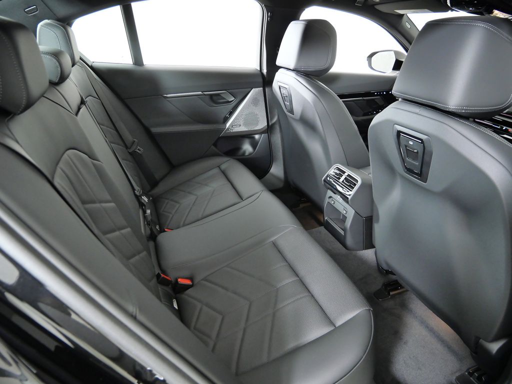 Thumbnail: 2026 BMW 5 Series - 24