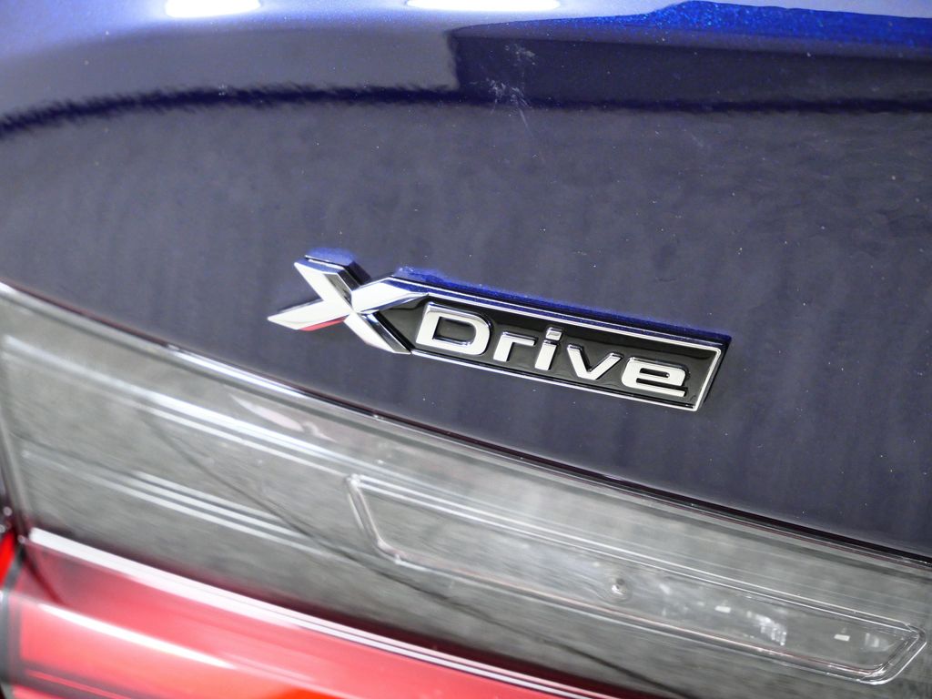 Thumbnail: 2026 BMW 3 Series - 13