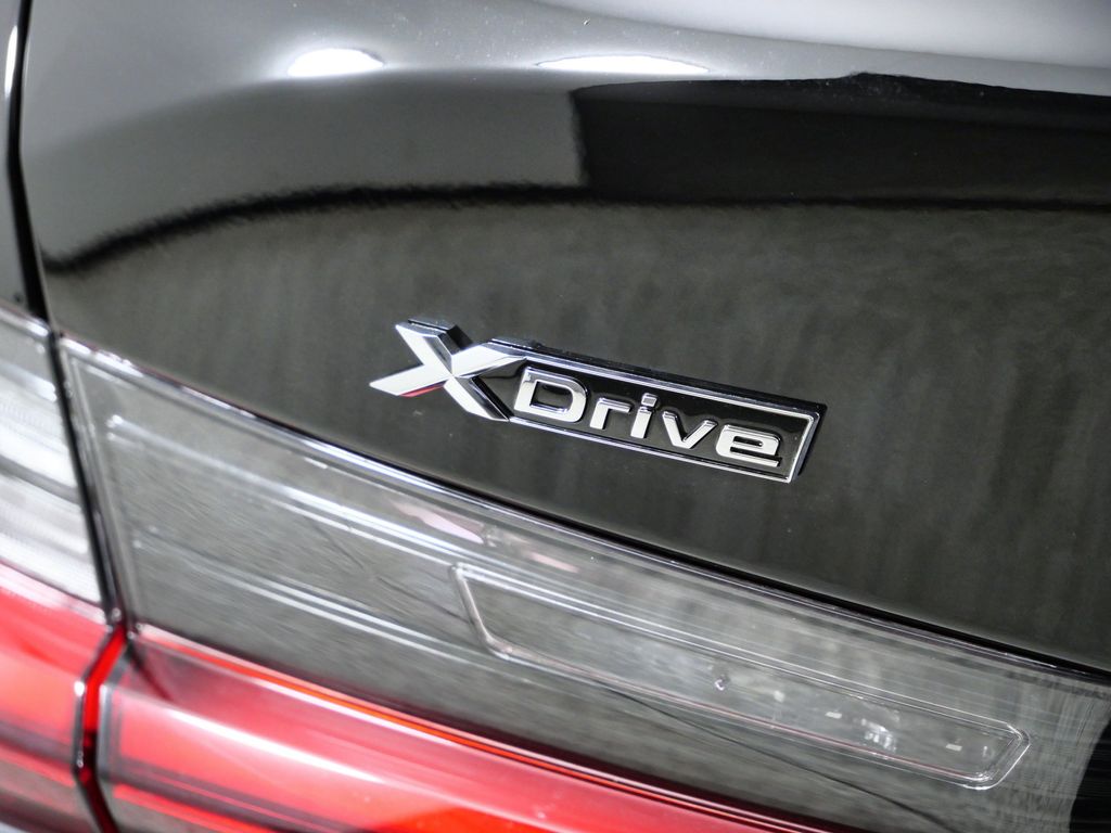 Thumbnail: 2026 BMW 3 Series - 13