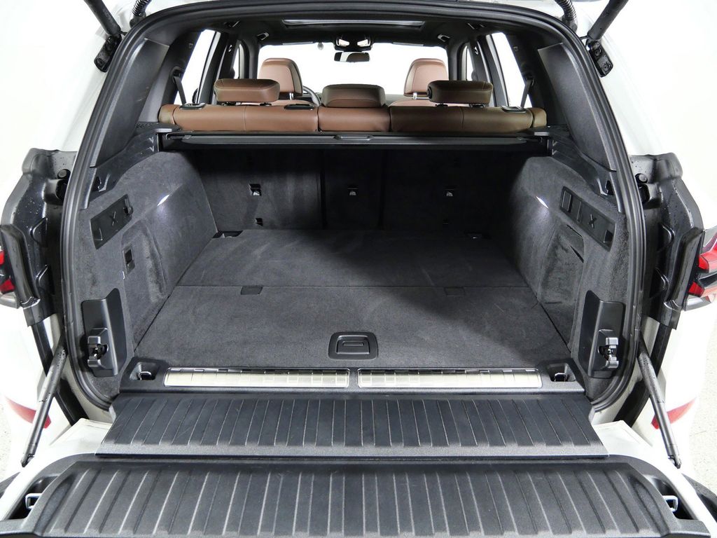 Thumbnail: 2026 BMW X5 - 29