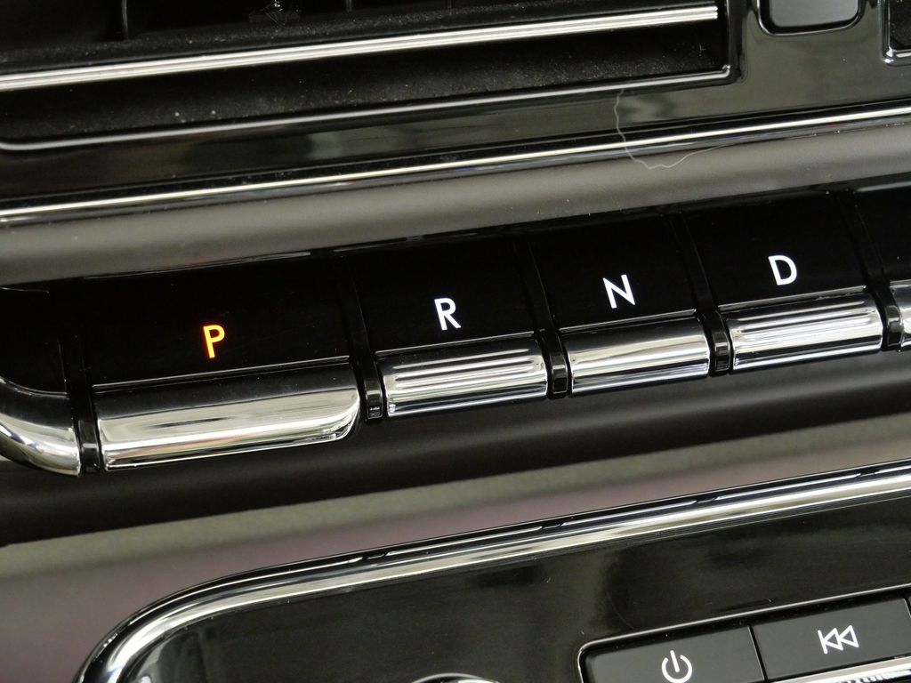 Thumbnail: 2023 Lincoln Navigator L - 46