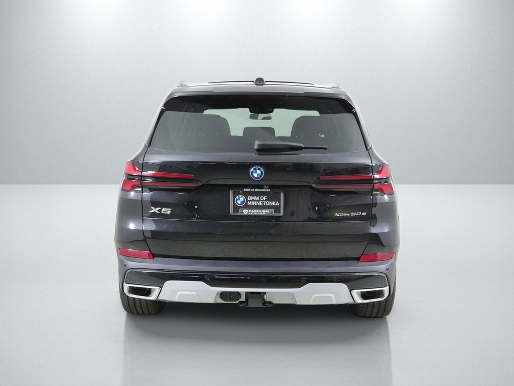 Thumbnail: 2026 BMW X5 - 10