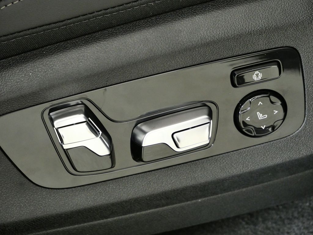 Thumbnail: 2026 BMW X5 - 22