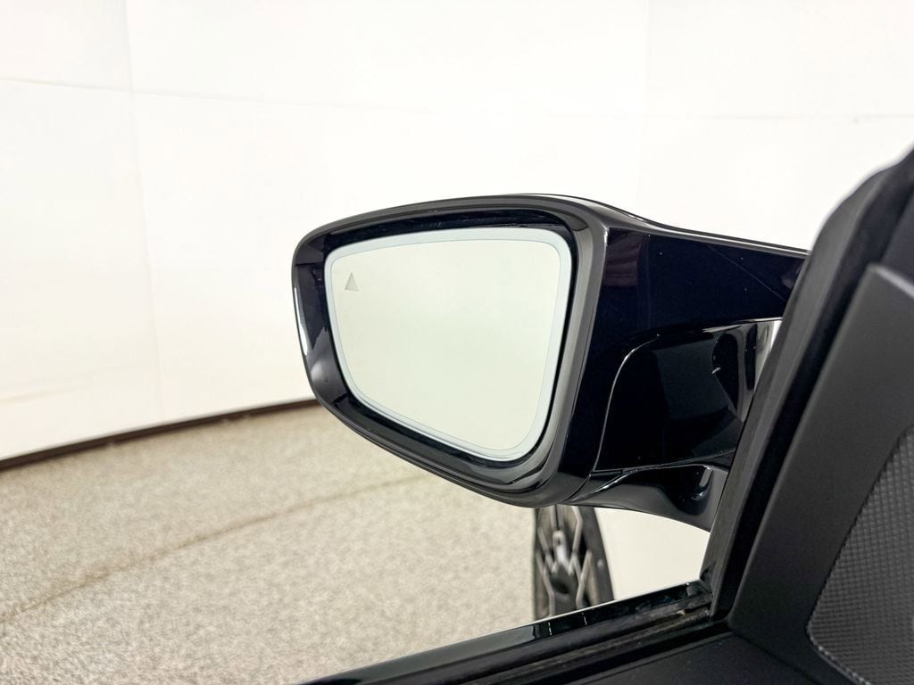 Thumbnail: 2025 BMW i4 - 41