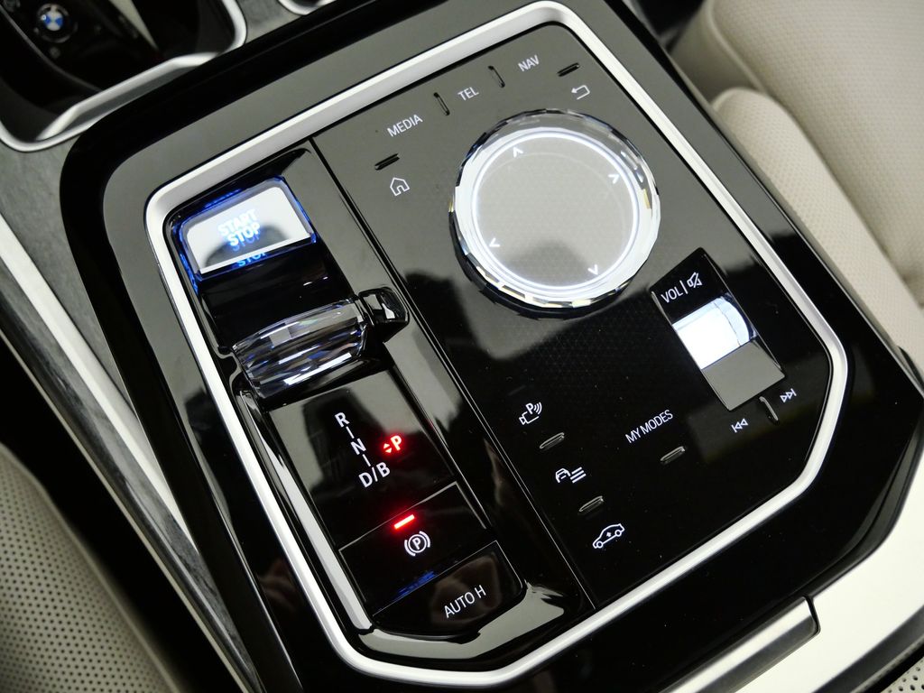 Thumbnail: 2023 BMW i7 - 49