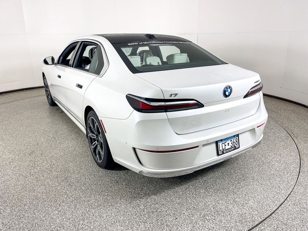 Thumbnail: 2023 BMW i7 - 14