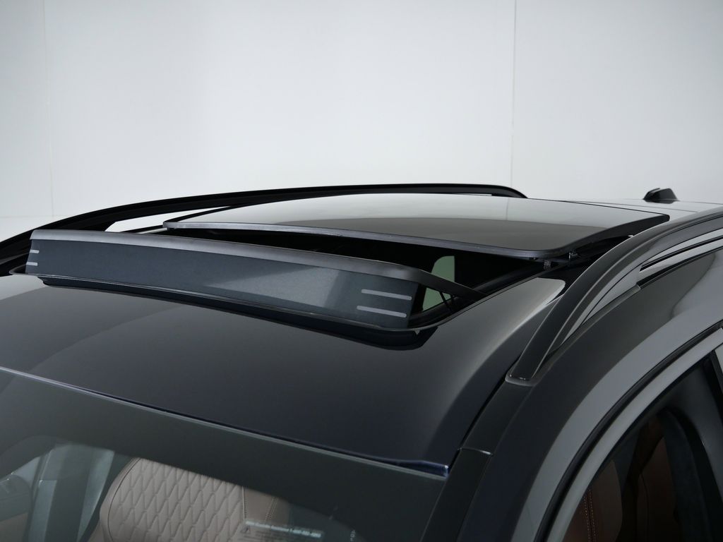 Thumbnail: 2026 BMW X7 - 18