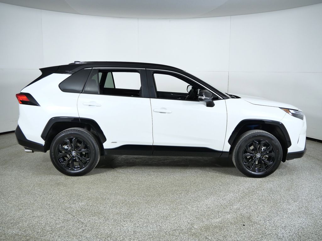 Thumbnail: 2024 Toyota RAV4 - 9