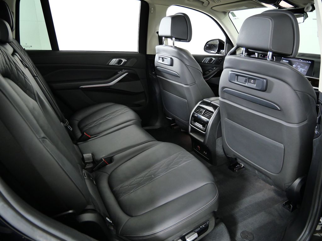 Thumbnail: 2020 BMW X7 - 26