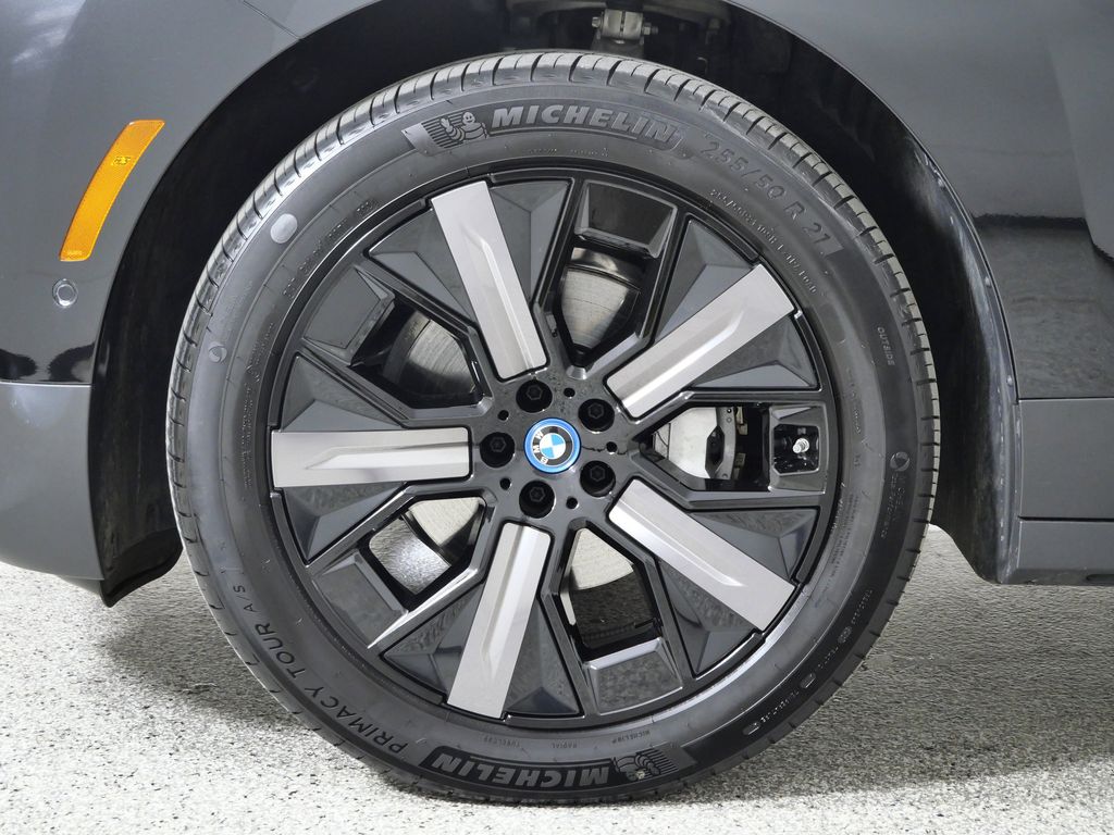 Thumbnail: 2025 BMW iX - 21