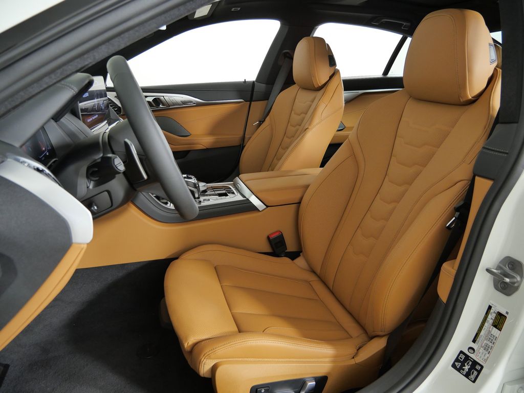 Thumbnail: 2026 BMW 8 Series - 34