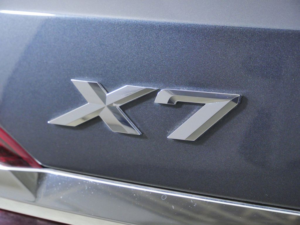 Thumbnail: 2022 BMW X7 - 16