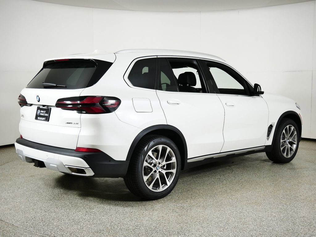 Thumbnail: 2026 BMW X5 - 10