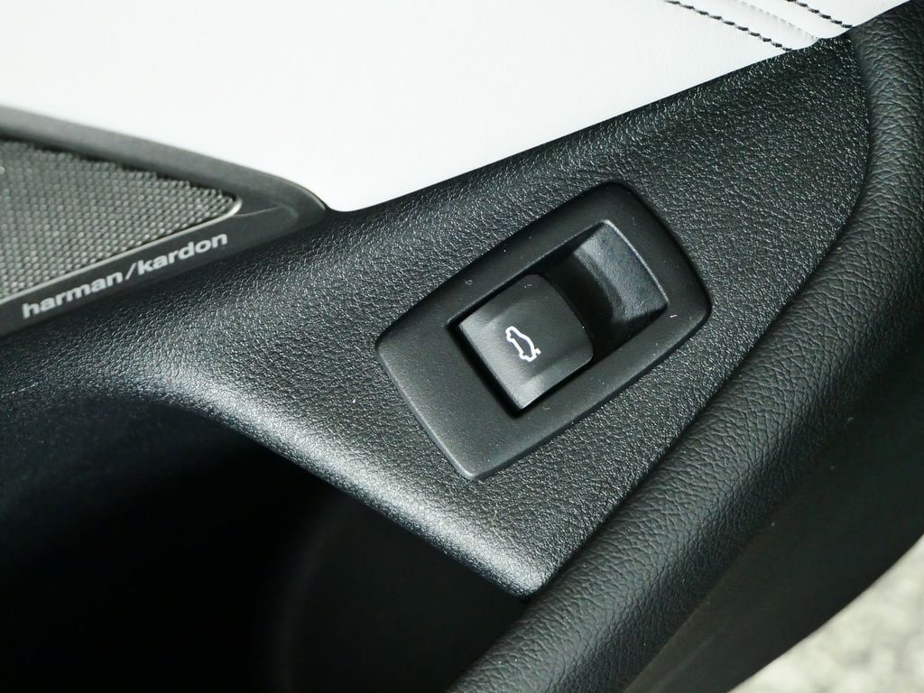 Thumbnail: 2023 BMW M5 - 34