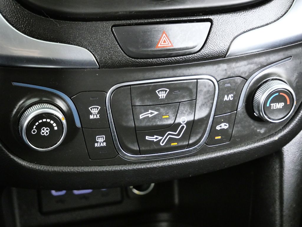 Thumbnail: 2021 Chevrolet Equinox - 41