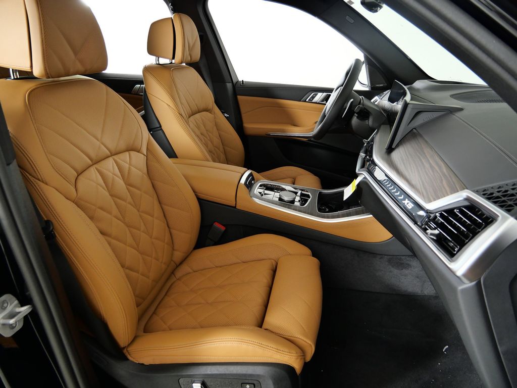 Thumbnail: 2026 BMW X5 - 21