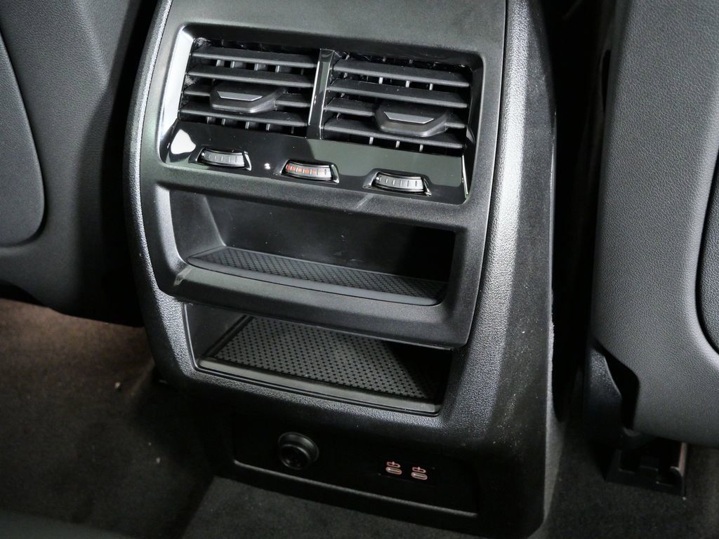 Thumbnail: 2026 BMW X5 - 30