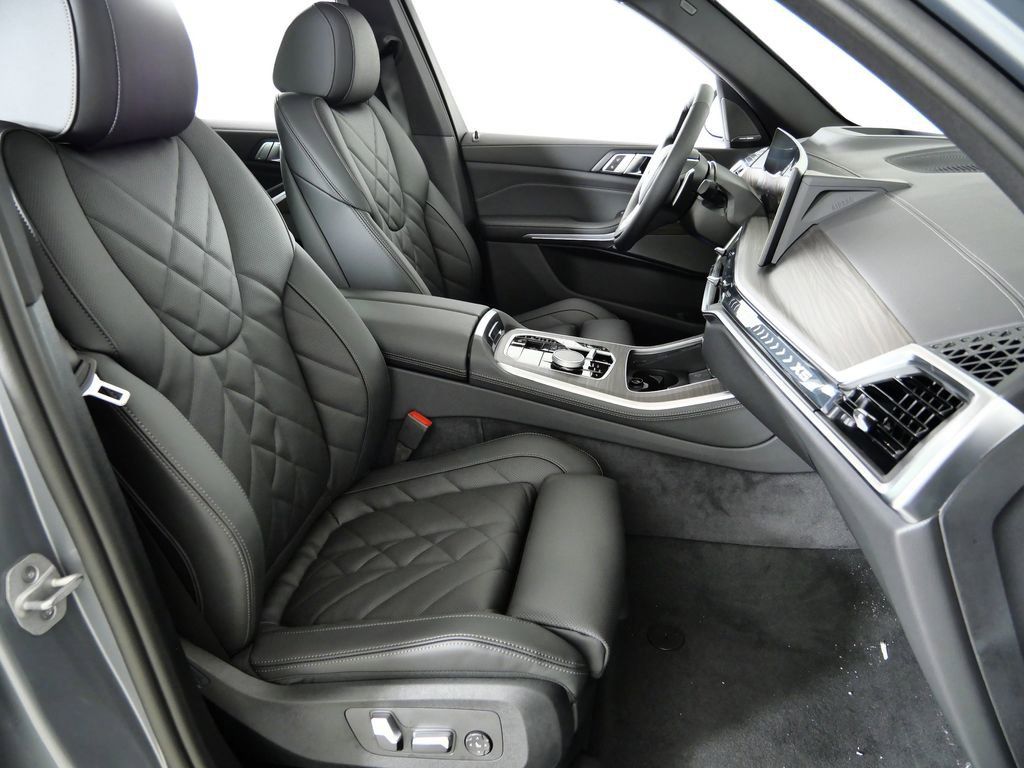 Thumbnail: 2026 BMW X5 - 23