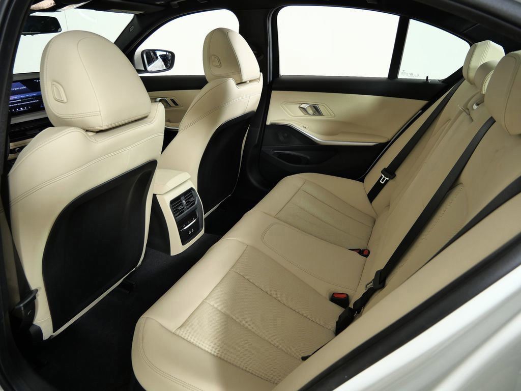 Thumbnail: 2026 BMW 3 Series - 31
