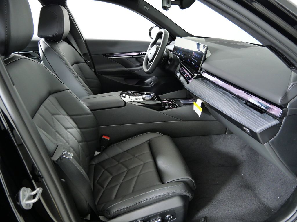 Thumbnail: 2026 BMW 5 Series - 20