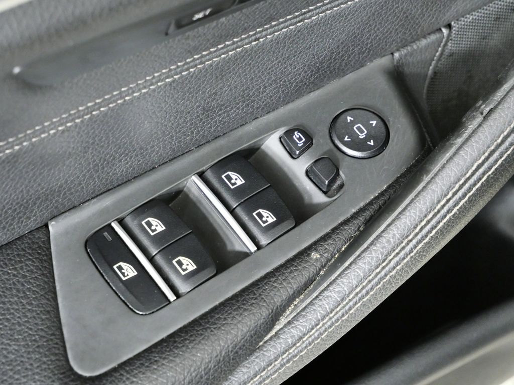 Thumbnail: 2018 BMW 5 Series - 36