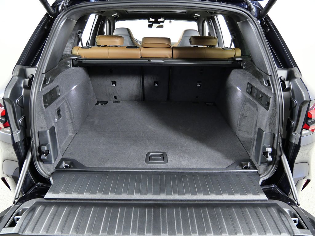 Thumbnail: 2026 BMW X5 - 28