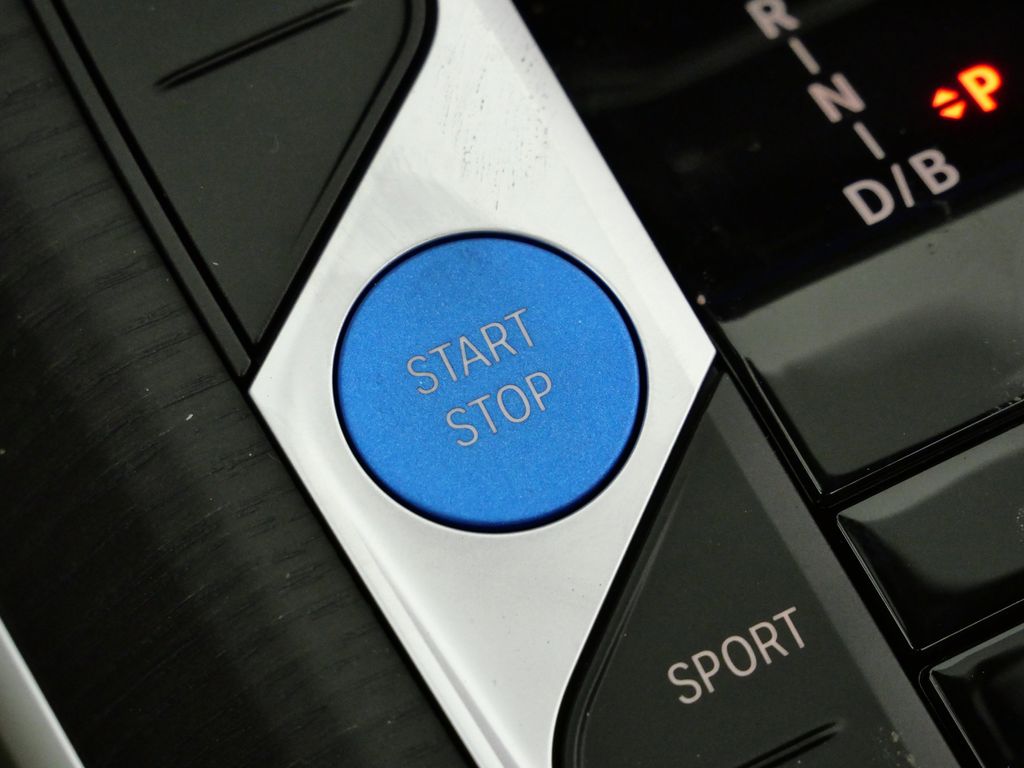 Thumbnail: 2026 BMW i4 - 46