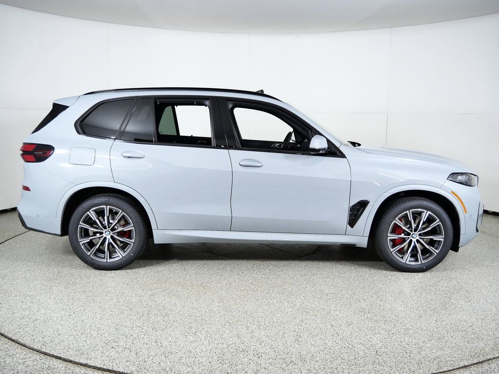Thumbnail: 2026 BMW X5 - 10