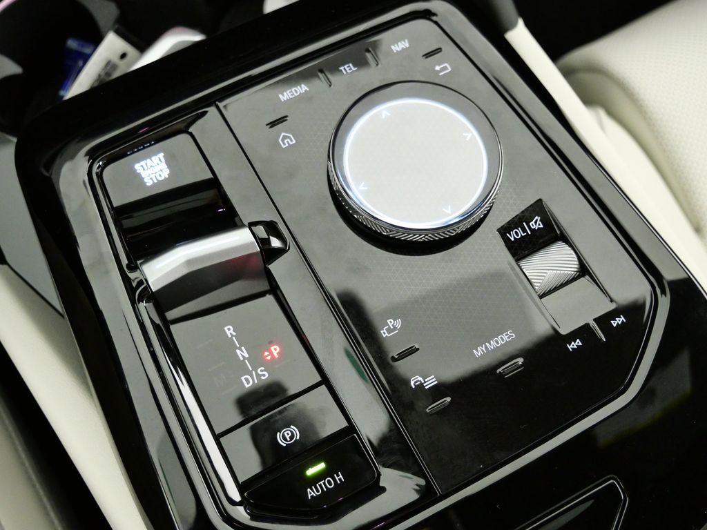 Thumbnail: 2026 BMW 5 Series - 48