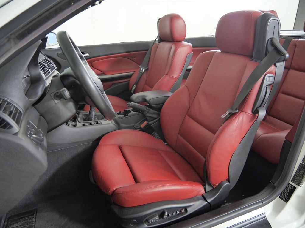 Thumbnail: 2004 BMW M3 - 30