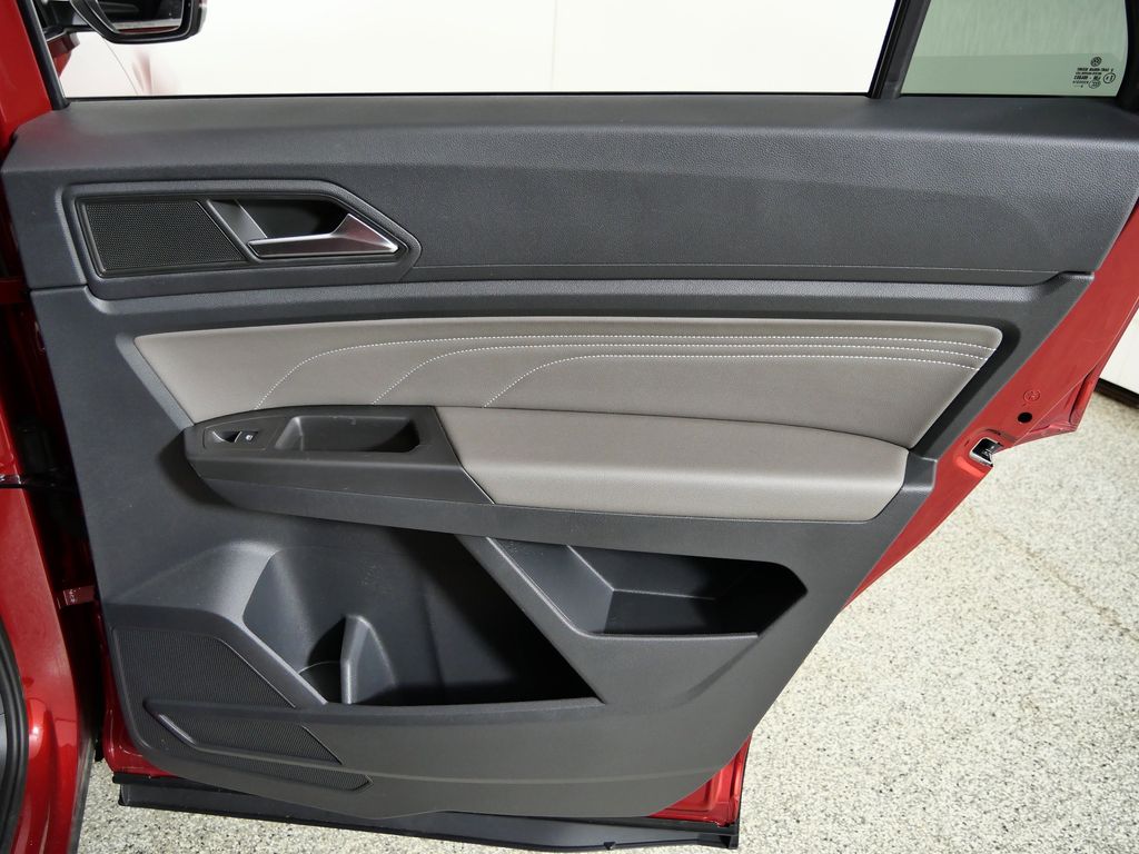 Thumbnail: 2023 Volkswagen Atlas - 24