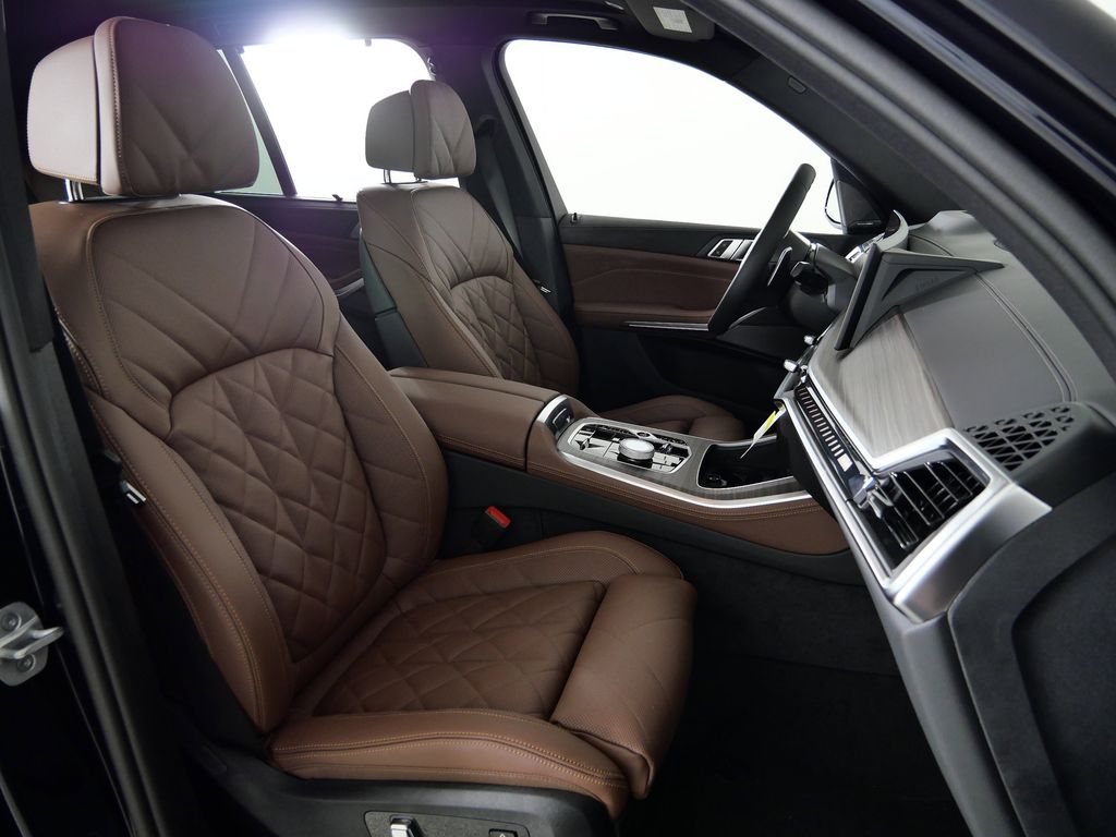 Thumbnail: 2026 BMW X5 - 21