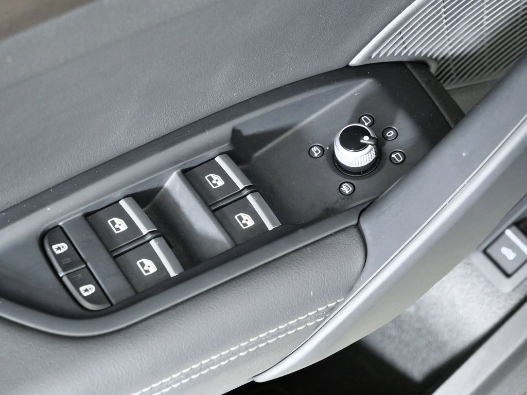 Thumbnail: 2023 Audi Q5 - 36