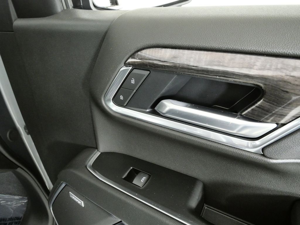 Thumbnail: 2025 Chevrolet Silverado 1500 - 22