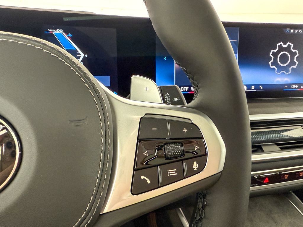 Thumbnail: 2026 BMW X7 - 43