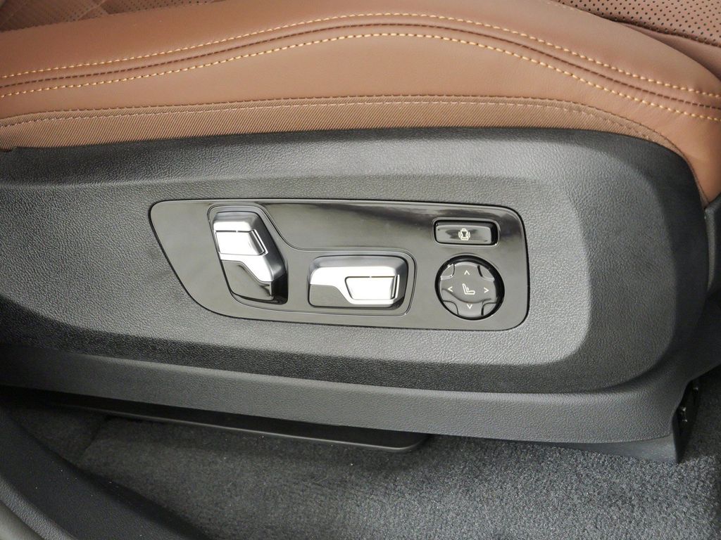 Thumbnail: 2026 BMW X5 - 22