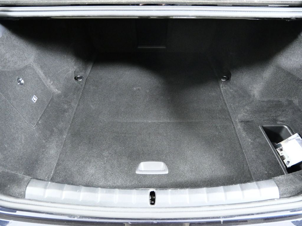 Thumbnail: 2023 BMW i7 - 29