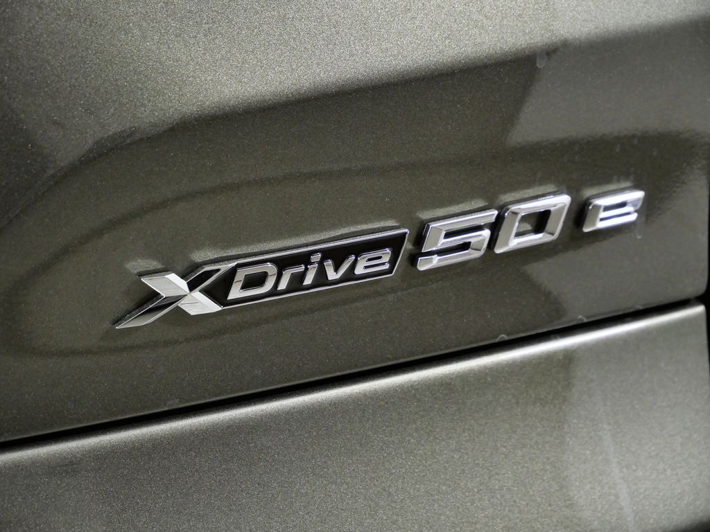 Thumbnail: 2026 BMW X5 - 12