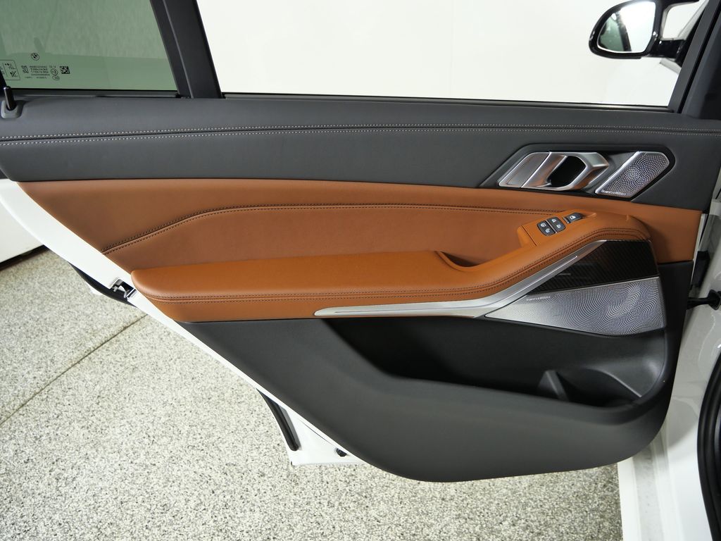 Thumbnail: 2026 BMW X7 - 31