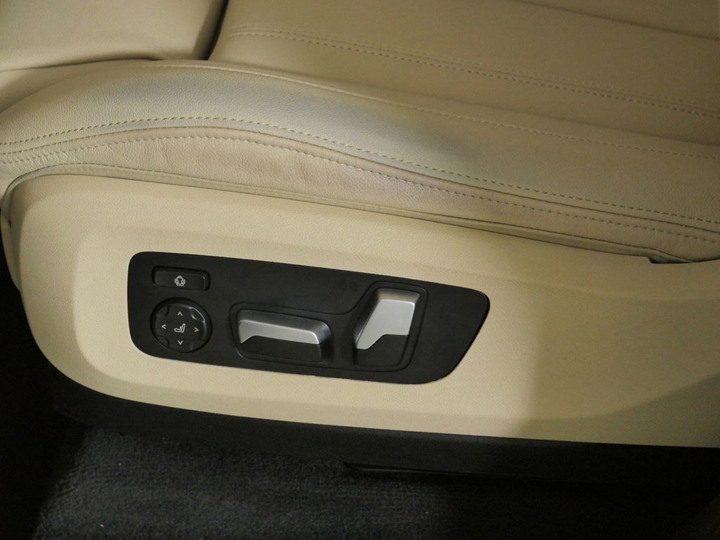 Thumbnail: 2021 BMW X5 - 38