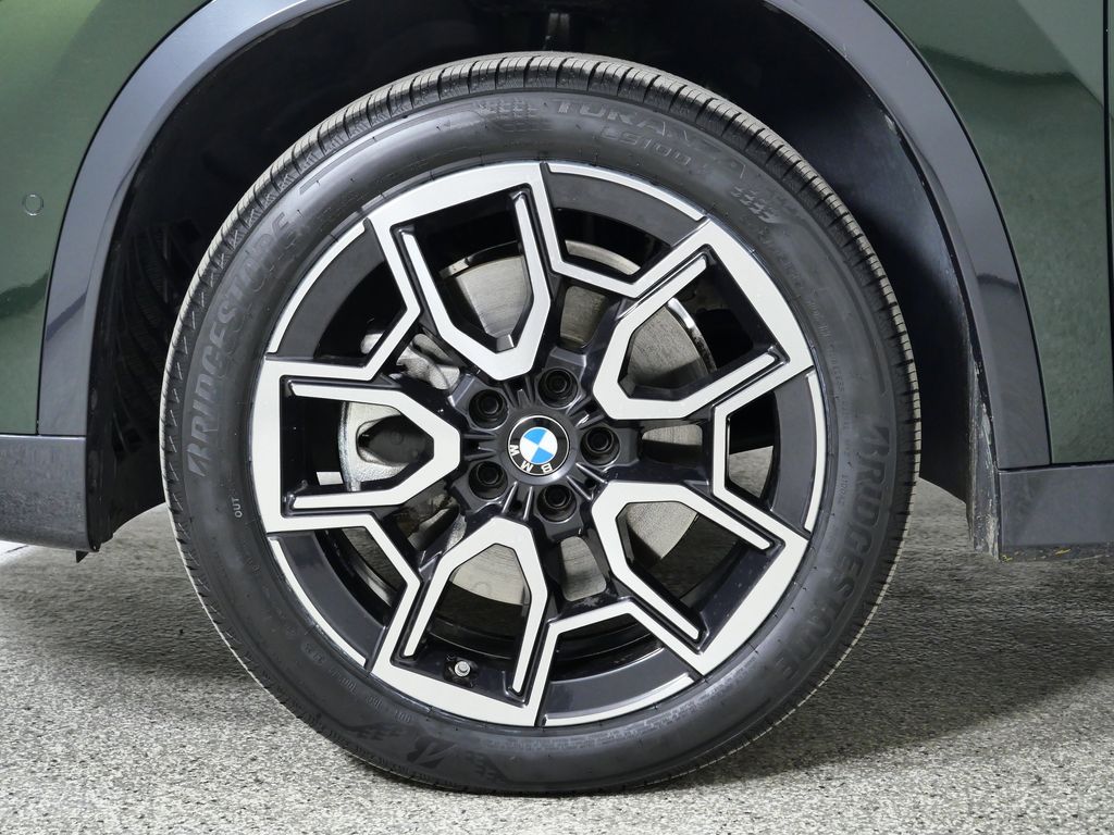 Thumbnail: 2025 BMW X1 - 21