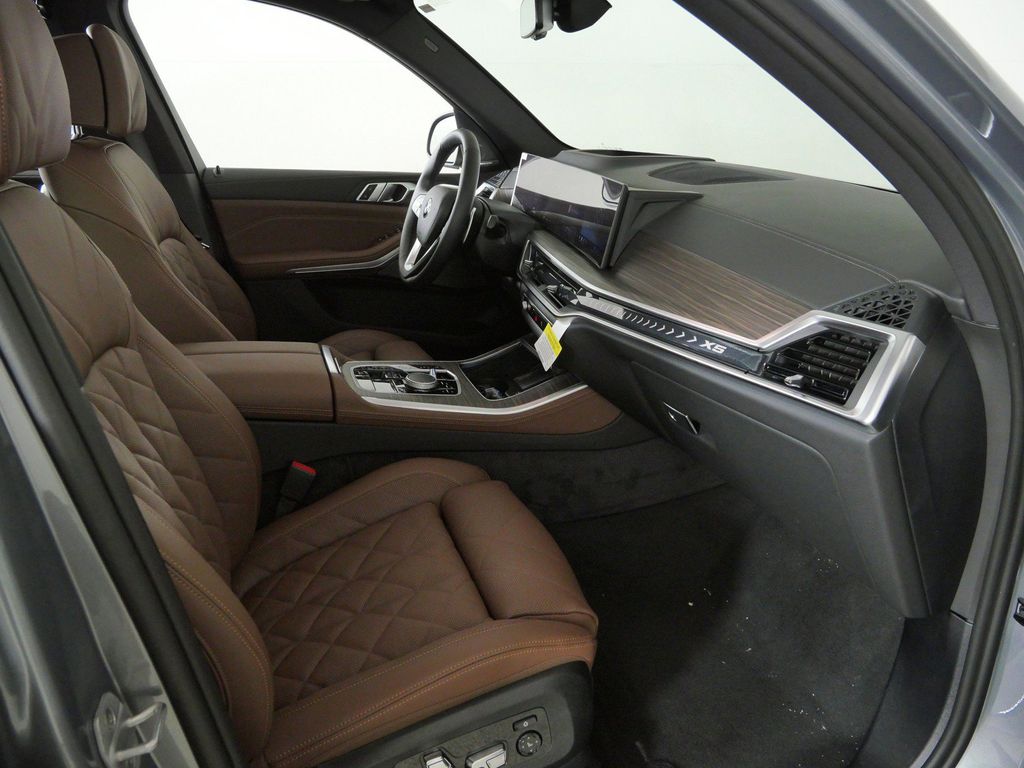 Thumbnail: 2026 BMW X5 - 20