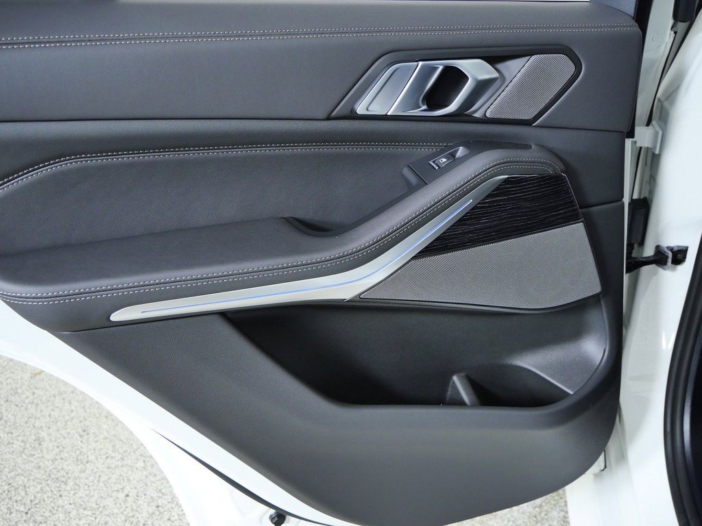 Thumbnail: 2026 BMW X5 - 31