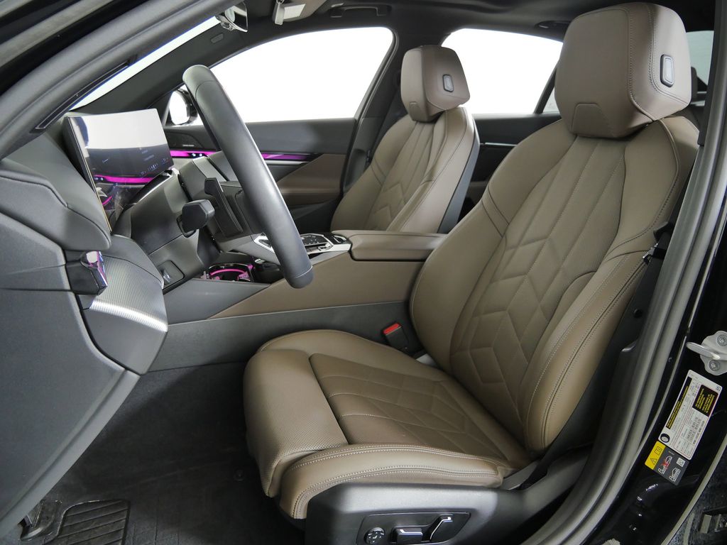 Thumbnail: 2026 BMW i5 - 38