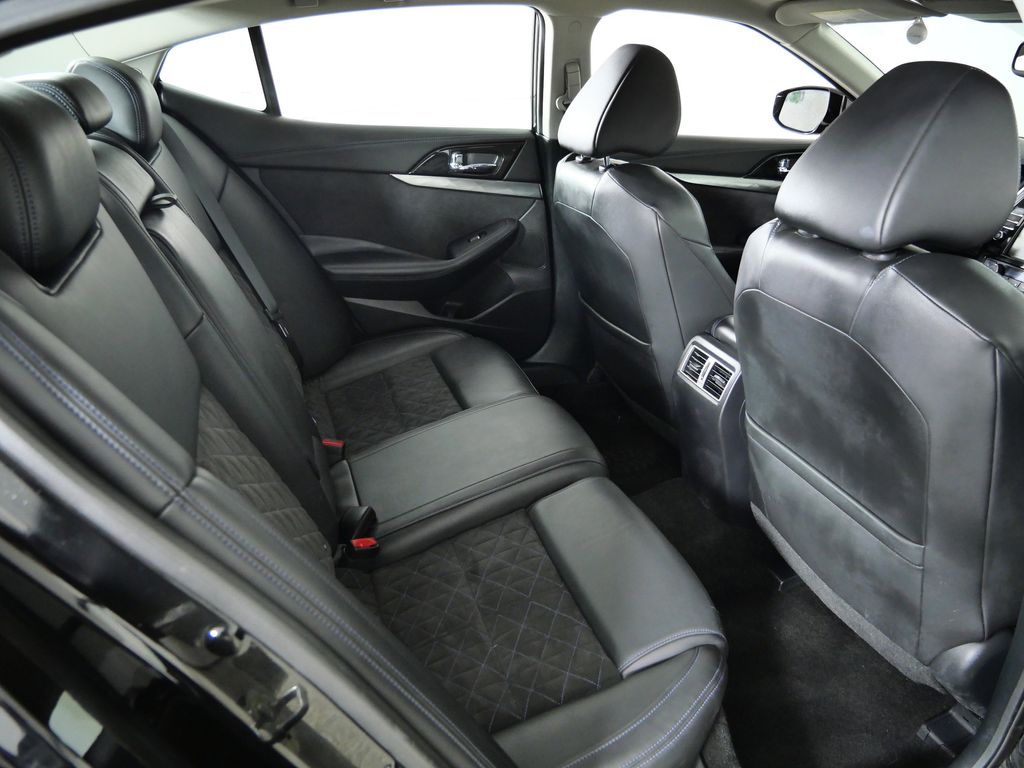 Thumbnail: 2016 Nissan Maxima - 25