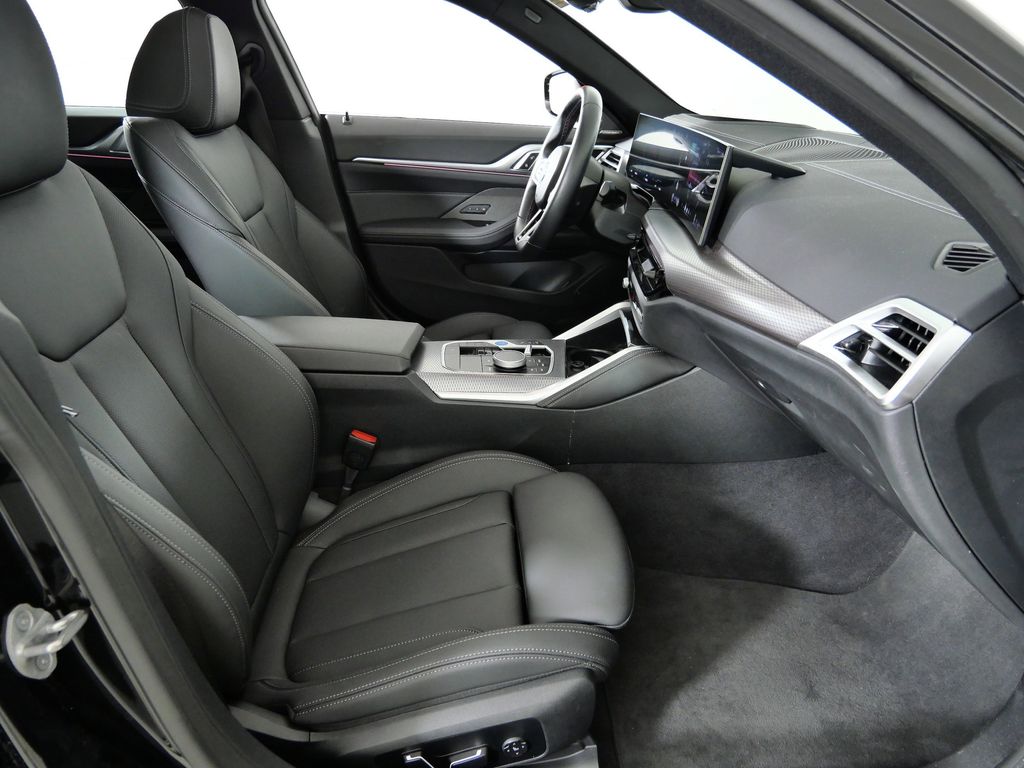 Thumbnail: 2025 BMW i4 - 24