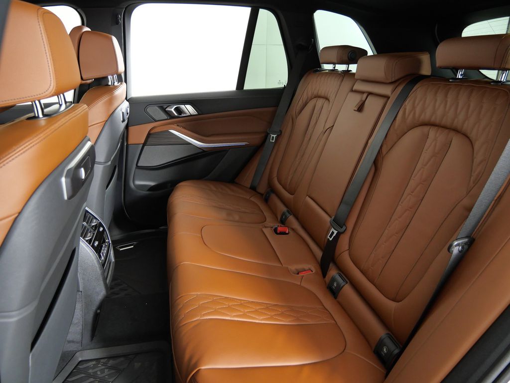 Thumbnail: 2026 BMW X5 - 33