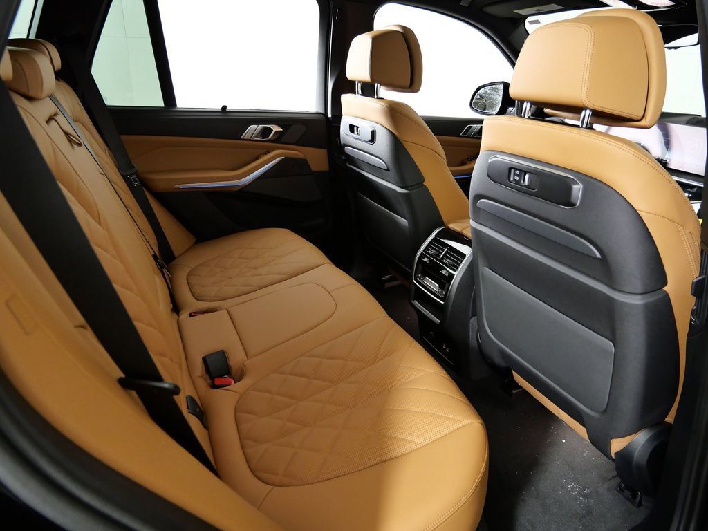 Thumbnail: 2026 BMW X5 - 28