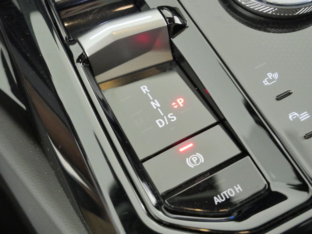 Thumbnail: 2026 BMW 5 Series - 50