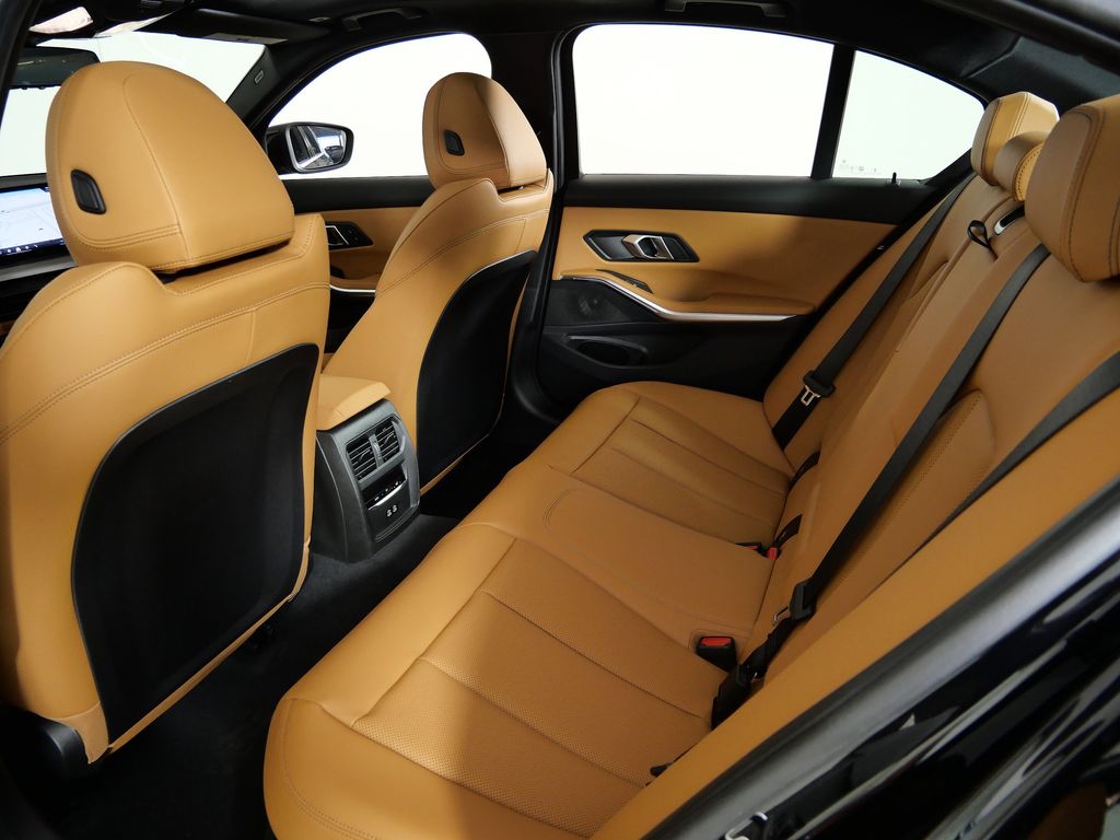 Thumbnail: 2026 BMW 3 Series - 30